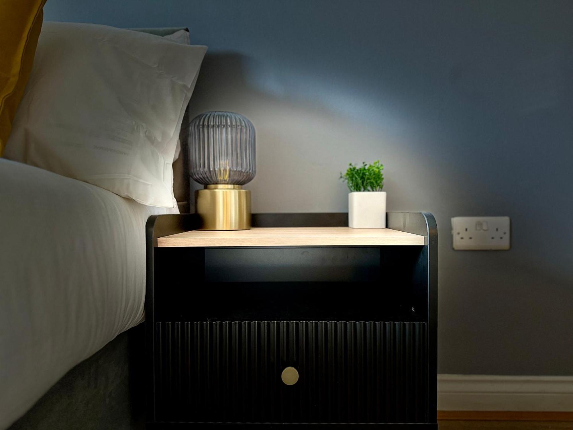 Watford Serviced Apartment, Free Parking, City Centre Экстерьер фото