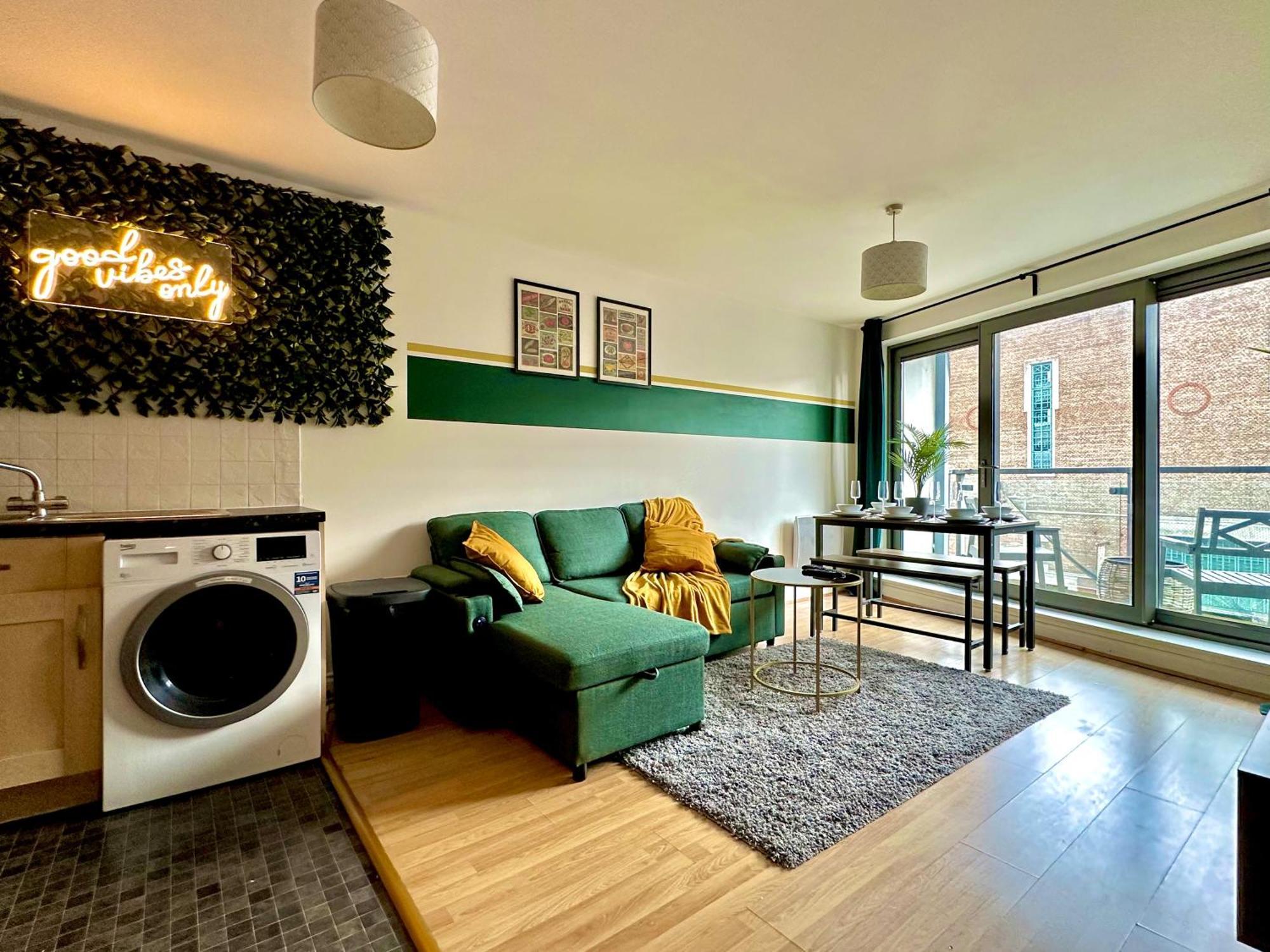 Watford Serviced Apartment, Free Parking, City Centre Экстерьер фото