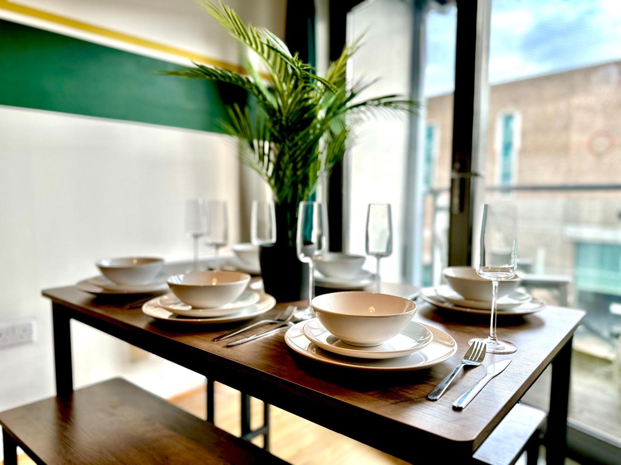 Watford Serviced Apartment, Free Parking, City Centre Экстерьер фото